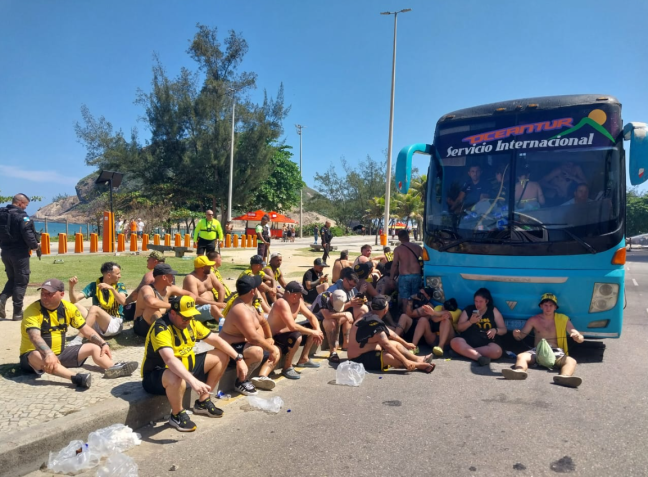 torcedores do clube uruguaio se envolveram em confusão na manhã da última quarta-feira (23) • Polícia Militar RJ