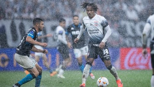 Neo Química Arena sofreu com forte chuva nesta quinta-feira (24)