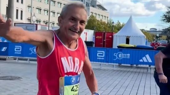 Gunther Hallas disse que parava durante a corrida para tirar fotos