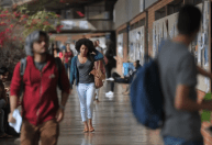 Estudantes de licenciatura podem se cadastrar para concorrer a bolsas