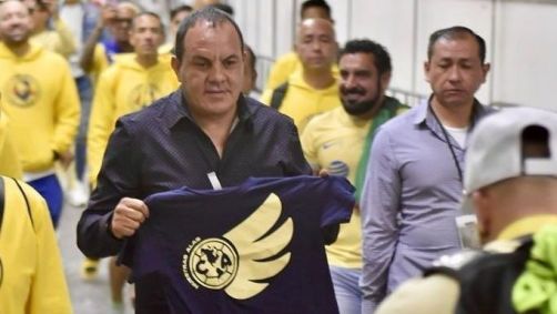 Cuauhtémoc Blanco é homenageado pelo América-MEX