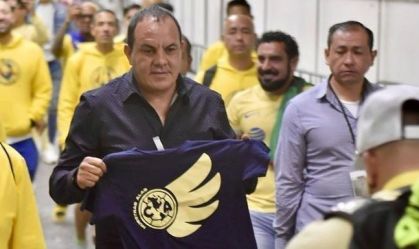 Cuauhtémoc Blanco é homenageado pelo América-MEX