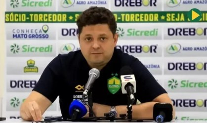 Dresch, presidente do Cuiabá, durante coletiva