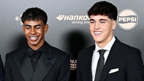 Dani Olmo, Lamine Yamal e Pau Cubarsí, representantes do Barcelona no Bola de Ouro