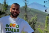 Condenação de Daniel Alves por estupro é anulada na Espanha