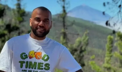 Daniel Alves mora em ilha paradisíaca, vira “coach” e abre empresas