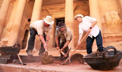 Túmulo cheio de esqueletos é encontrado sob o Tesouro em Petra, na Jordânia