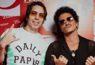 Di Ferrero posa ao lado de Bruno Mars: "Eu e Brunin"