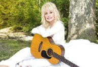 Dolly Parton agradece fãs após ser eleita a maior artista country da história