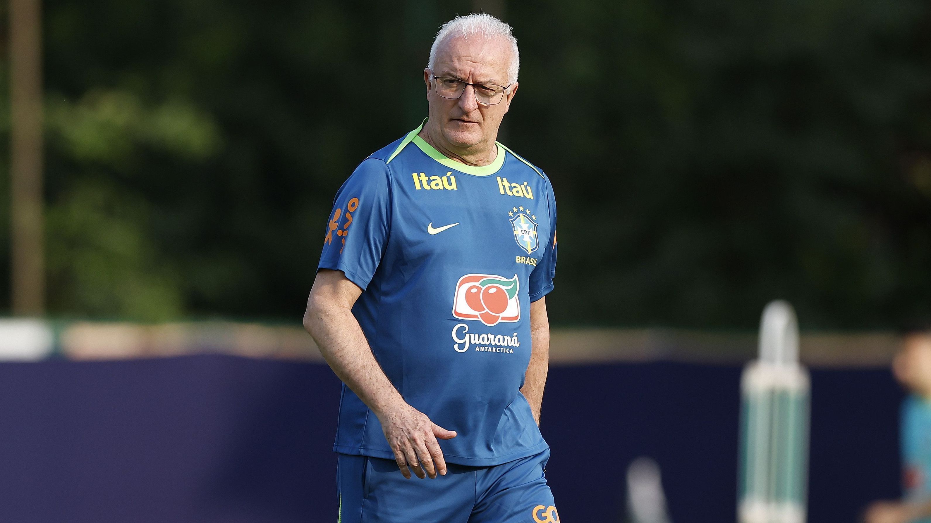 Dorival Júnior durante treino da Seleção Brasileira na Academia de Futebol, em São Paulo