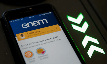 Tela de celular com página do aplicativo do Enem