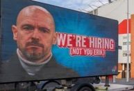 Técnico do Manchester United vira piada em propaganda de pizzaria na Inglaterra