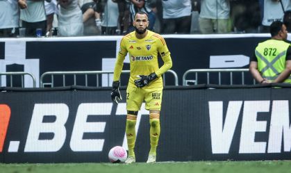 Everson foi expulso no empate do Atlético-MG contra o Vitória