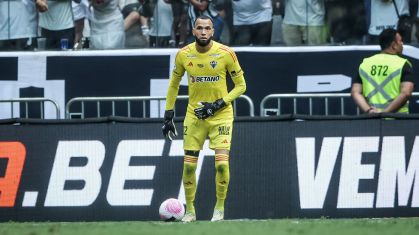 Everson foi expulso no empate do Atlético-MG contra o Vitória