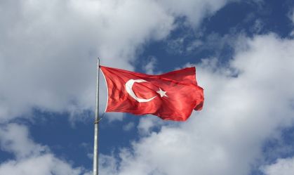 Turquia detém 37 pessoas por postagens sobre o prefeito preso de Istambul