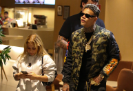 Romance? Flávia Saraiva é vista com MC Cabelinho no cinema; veja foto