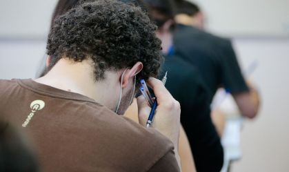 Redação Enem PPL 2024 sobre arte periférica: "Emicida e Mano Brown influenciam"