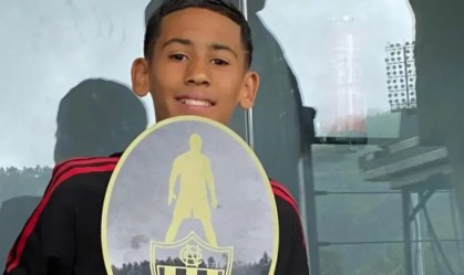 Manchester United promove "novo Messi" para treinar com sub-18