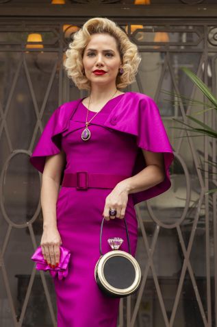 Zélia (Letícia Colin) • Globo/Beatriz Damy