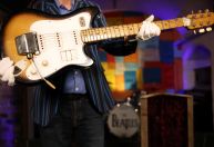 Beatles: Guitarra de George Harrison pode ser leiloada por quase R$ 4,5 milhões