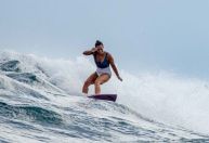 Surfista italiana morre após ser perfurada por um peixe-espada