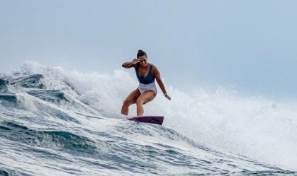 Surfista italiana morre após ser perfurada por um peixe-espada