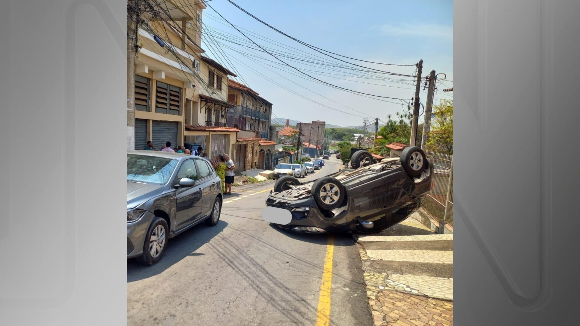 Noivo nigeriano recebe ajuda para chegar em casamento após se envolver em acidente no RJ
