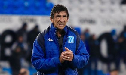 Treinador do Racing chama torcida às ruas antes de duelo com o Flamengo