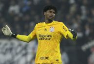 Hugo Souza lamenta erro pelo Corinthians: "Courtois também falhou"
