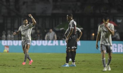 Hulk, do Atlético Mineiro, comemora após marcar o gol de empate na partida de volta entre Vasco e Atlético Mineiro válida pelas semifinais da Copa do Brasil