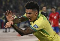 Com gols “do Botafogo”, Brasil vira sobre Chile e respira nas Eliminatórias