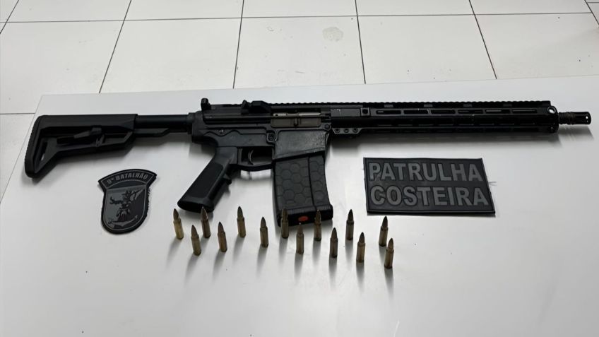 Fuzil calibre 7.62 encontrado pela polícia • Polícia Militar do Paraná