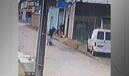 Vídeo: Pai e filha são assassinados