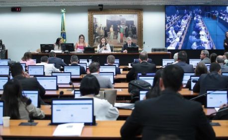 Sessão da CCJ da Câmara