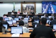 CCJ aprova PEC que limita decisões monocráticas de ministros do STF