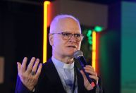 "Ambiente sereno" e "sem comício", diz Dom Odilo Scherer antes do conclave