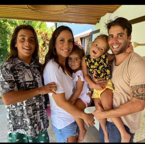 Ivete Sangalo é mãe de tês filhos, frutos do casamento com Daniel Cady • Instagam/Ivete Sangalo