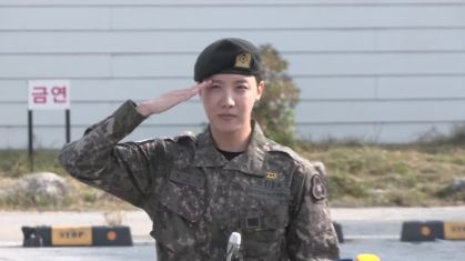 J-Hope, do BTS, completa serviço militar e é recebido por fãs no Coreia do Sul
