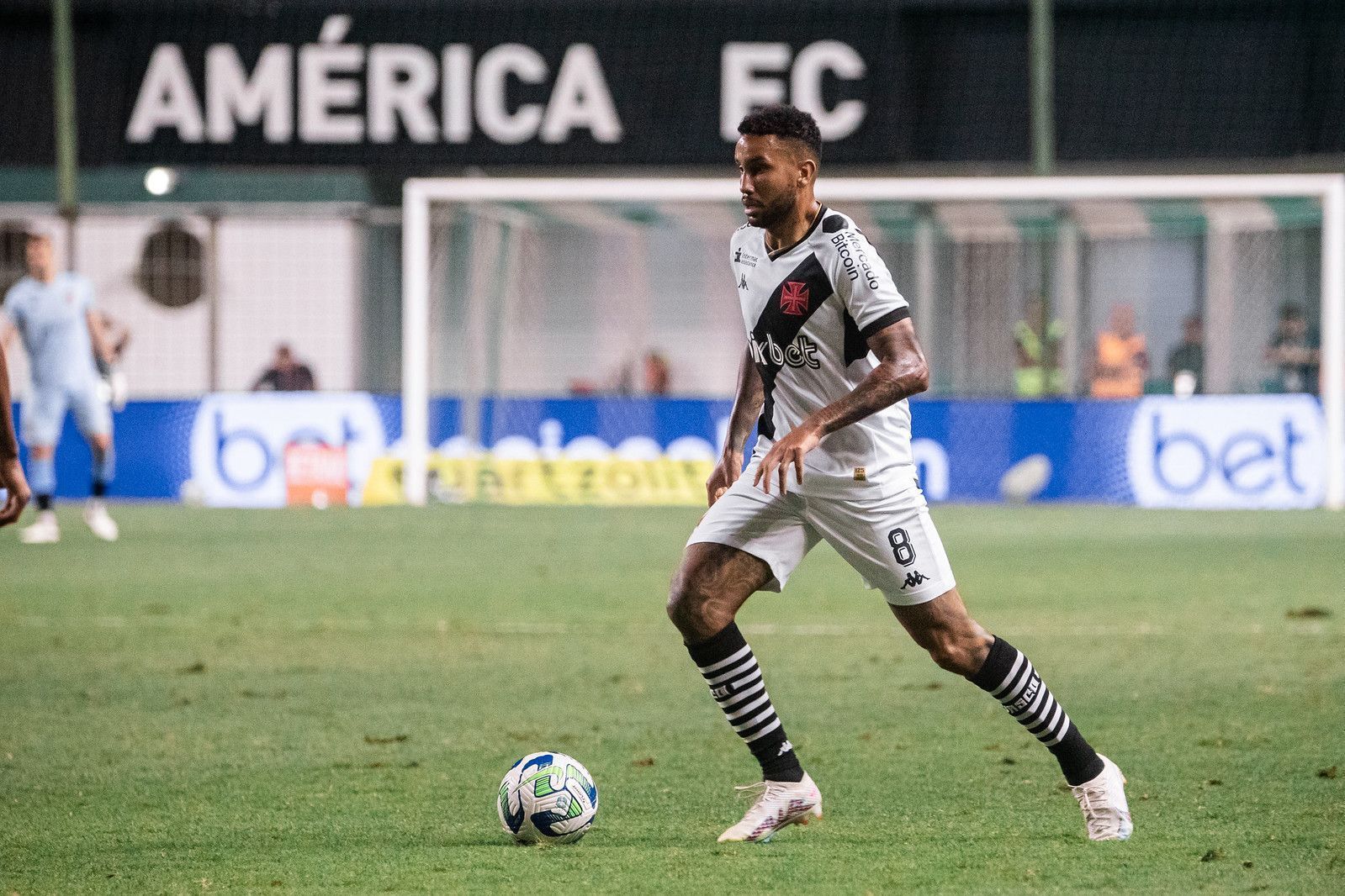 Jair pode atuar contra o São Paulo