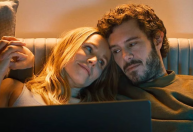 "Meu e-mail está mais cheio do que nunca" diz Adam Brody após "Ninguém Quer"