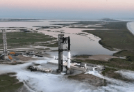 SpaceX faz manobra inédita de retorno com propulsor de foguete Starship; assista