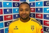 Convocação inédita causa adiamento em jogo da 8ª divisão da Inglaterra; entenda