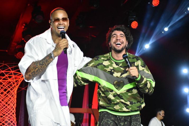 Nattanzinho participa de show de Léo Santana em Recife • Felipe Souto Maior/AgNews