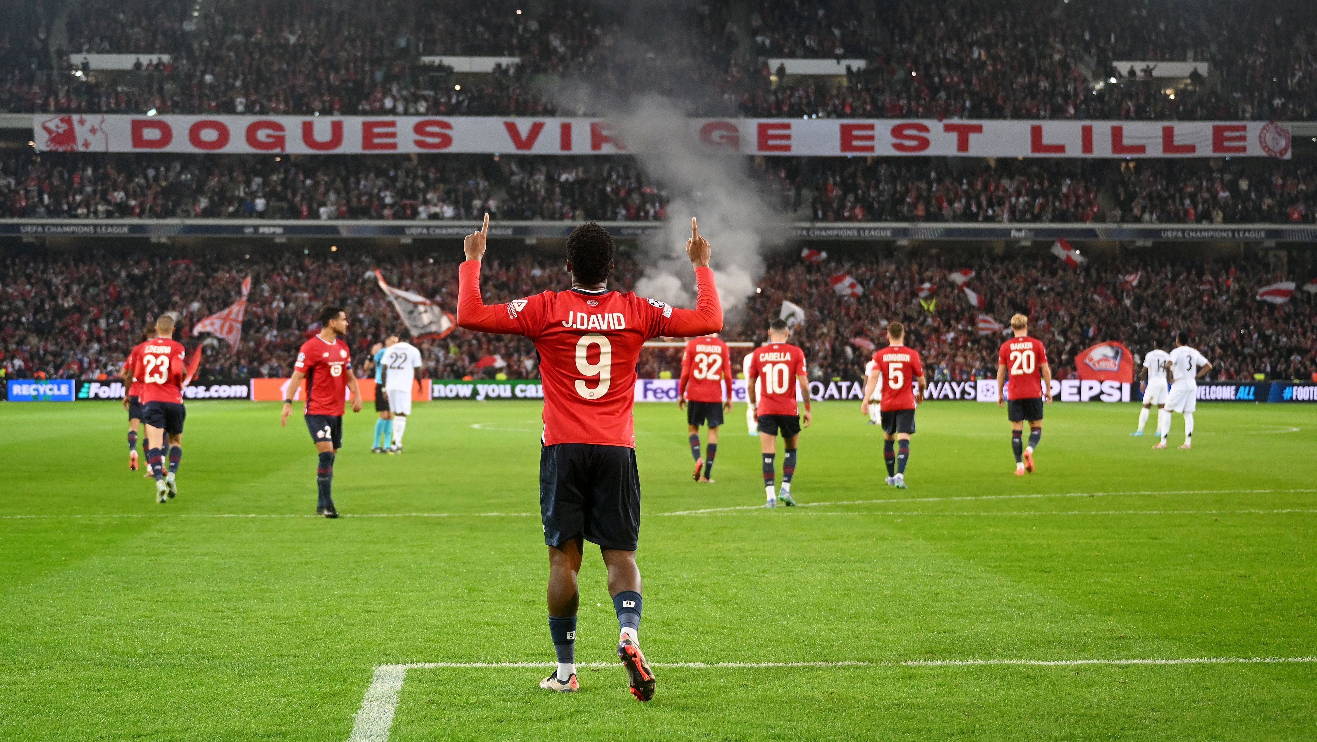 Jonathan David comemora o gol da vitória do Lille sobre o Real Madrid