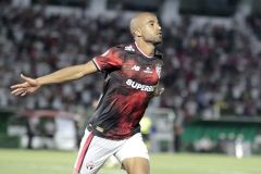 Lucas Moura marca dois gols contra o Vasco
