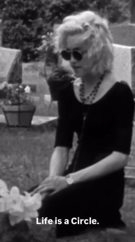 Madonna relembra vídeo em preto e branco e escreve "a vida é um ciclo" • Instagram/Madonna