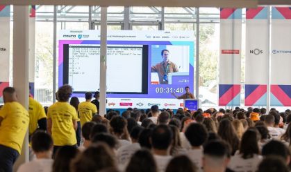 Universidade bate recorde de maior aula de programação do mundo