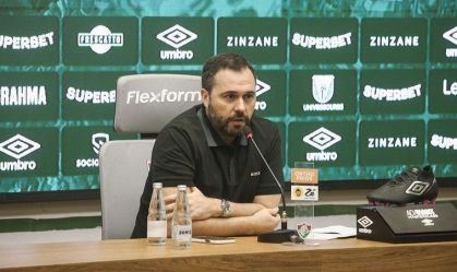 Mário Bittencourt defende permanência de Mano Menezes no Fluminense