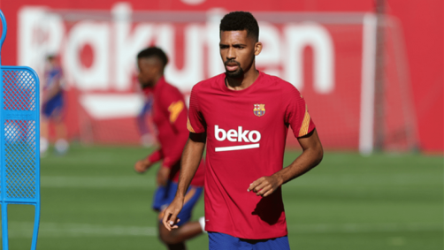 Matheus Fernandes durante treino no Barcelona