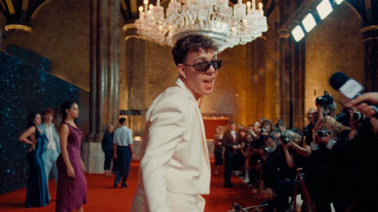 Quevedo retorna à música com o single "Duro"